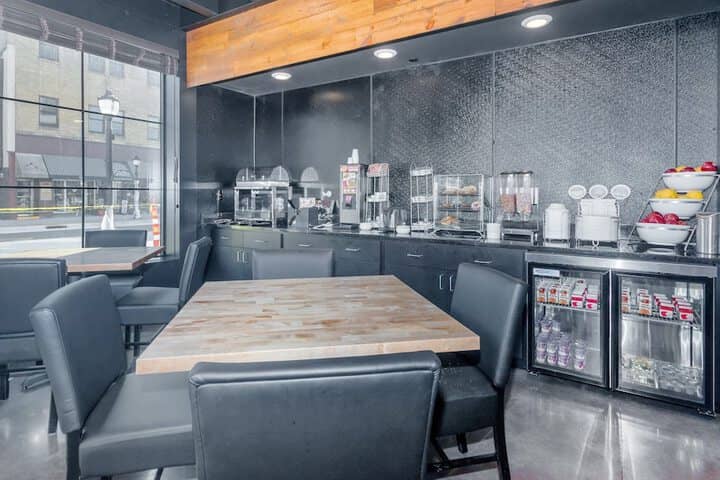 Breakfast area